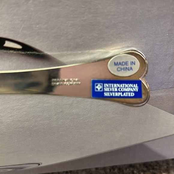 NWT International Silver Company 2 Piece Heart Shaped Serving Set - Picture 7 of 8